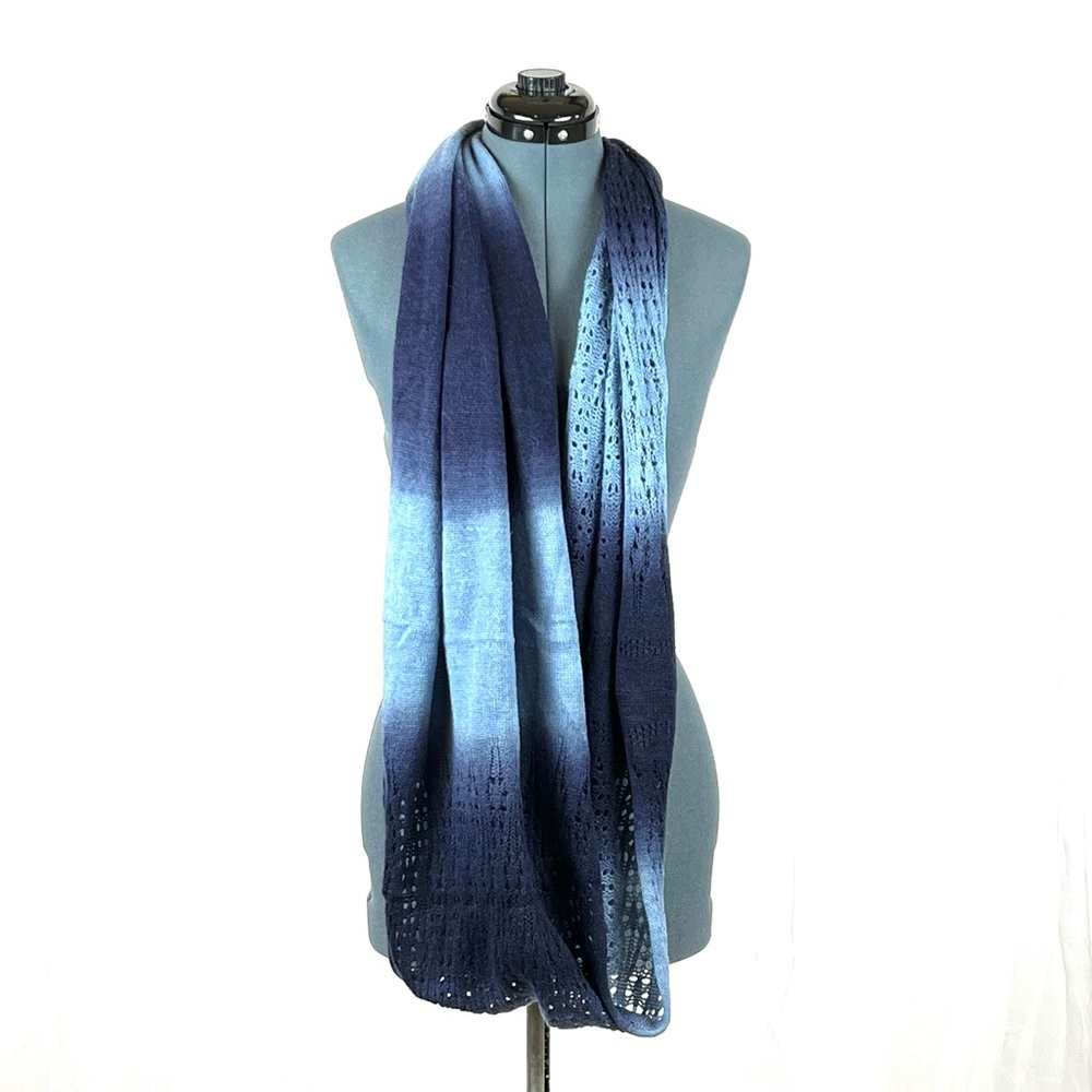 Blue ombré knit infinity scarf 338